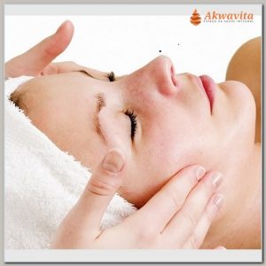 Massagem feita no peeling de minerais