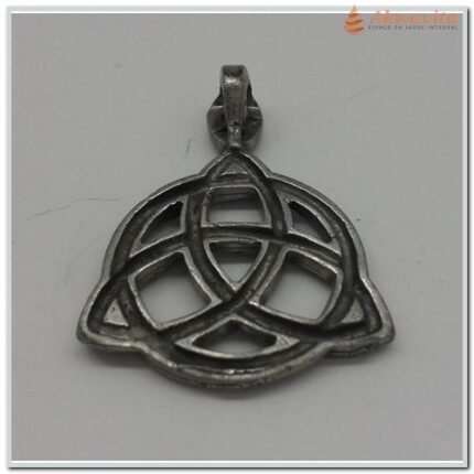 Pingente Triquetra em Metal Escuro Poder e Proteção